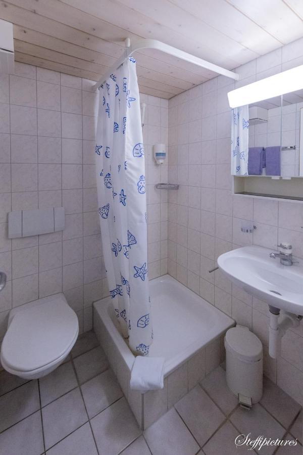 Hotel Krone Uetendorf Екстериор снимка